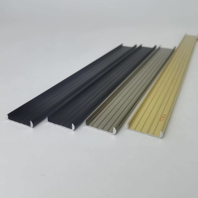 U anodizado dá forma ao perfil de alumínio para a guarnição de afiação decorativa da telha