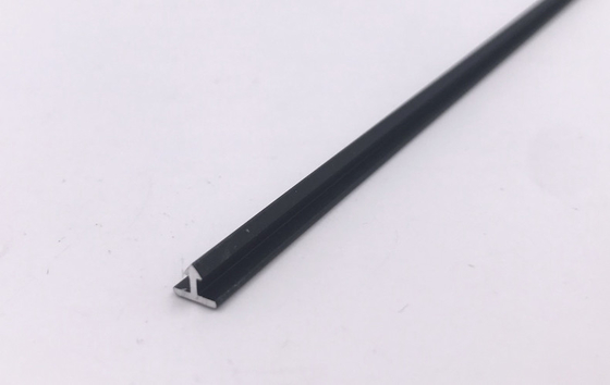 6mm T dão forma à tolerância anodizada de prata 0.12mm das extrusões de alumínio da guarnição