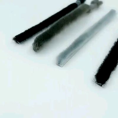 Bom preço A porta customizável do PVC Weatherstrip o selo inferior à prova de som do paládio on-line