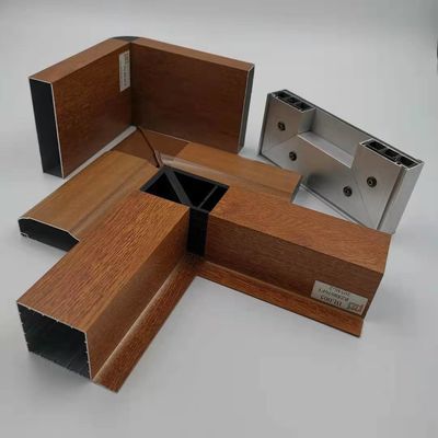 Bom preço a madeira do perfil de 5.8M Aluminium Kitchen Cabinet revestiu a espessura de 1.4mm on-line